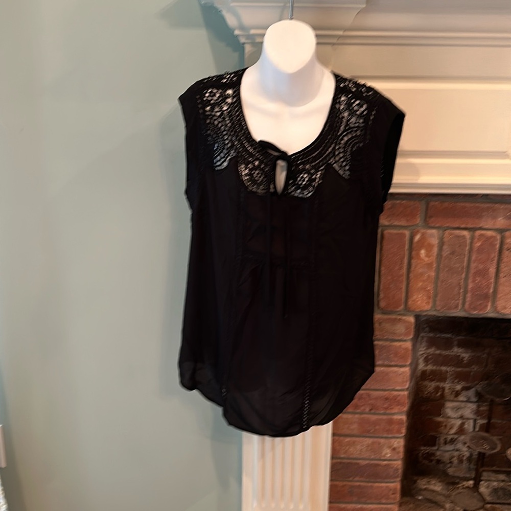 Meadow rue blouse beautiful detail from Anthropologie size medium